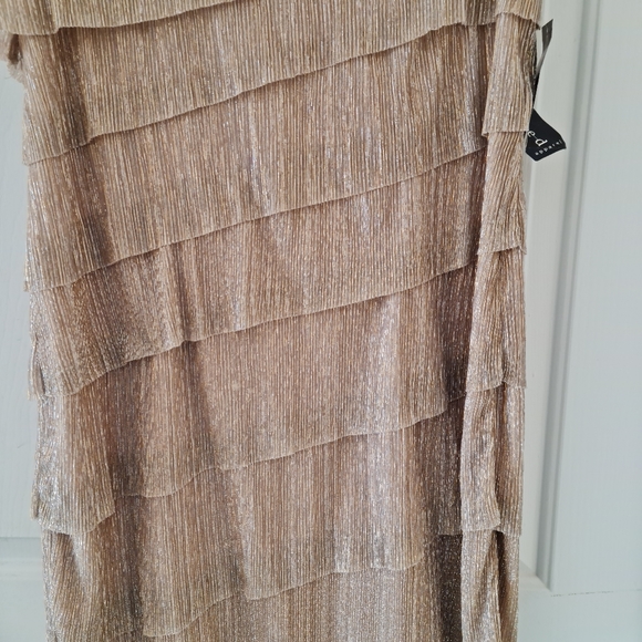 Gold metallic layered tiered dress,size 16, NWT, fully lined - Picture 3 of 6